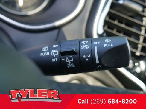 Used 2021 Jeep Cherokee Limited AWD/4WD image 25
