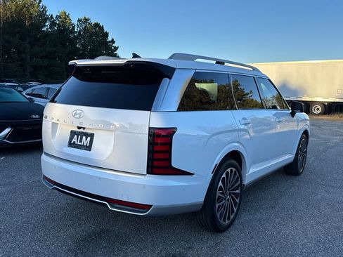 New 2026 Hyundai Palisade Calligraphy FWD image 6