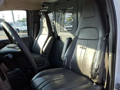 Used 2016 Chevrolet Express 2500 RWD image 18
