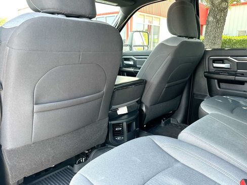 Used 2024 RAM 2500 Big Horn AWD/4WD image 24