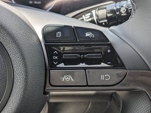 New 2025 Hyundai Elantra SEL image 22