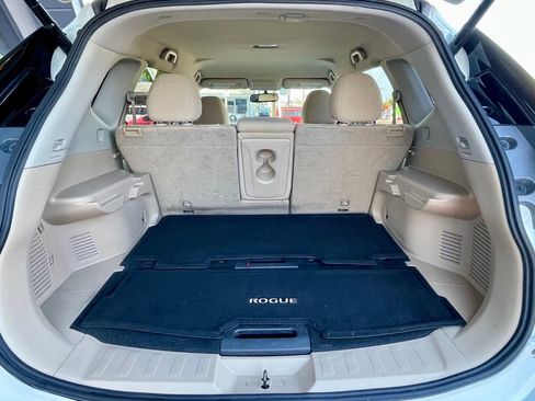 Used 2016 Nissan Rogue SV w/ SV Premium Package image 18