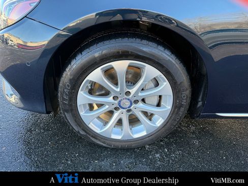 Used 2017 Mercedes-Benz E 300 4MATIC image 12