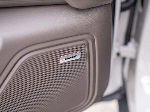 Certified 2026 Porsche Macan image 11