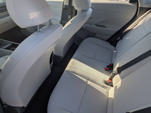 New 2026 Hyundai Kona SE image 7