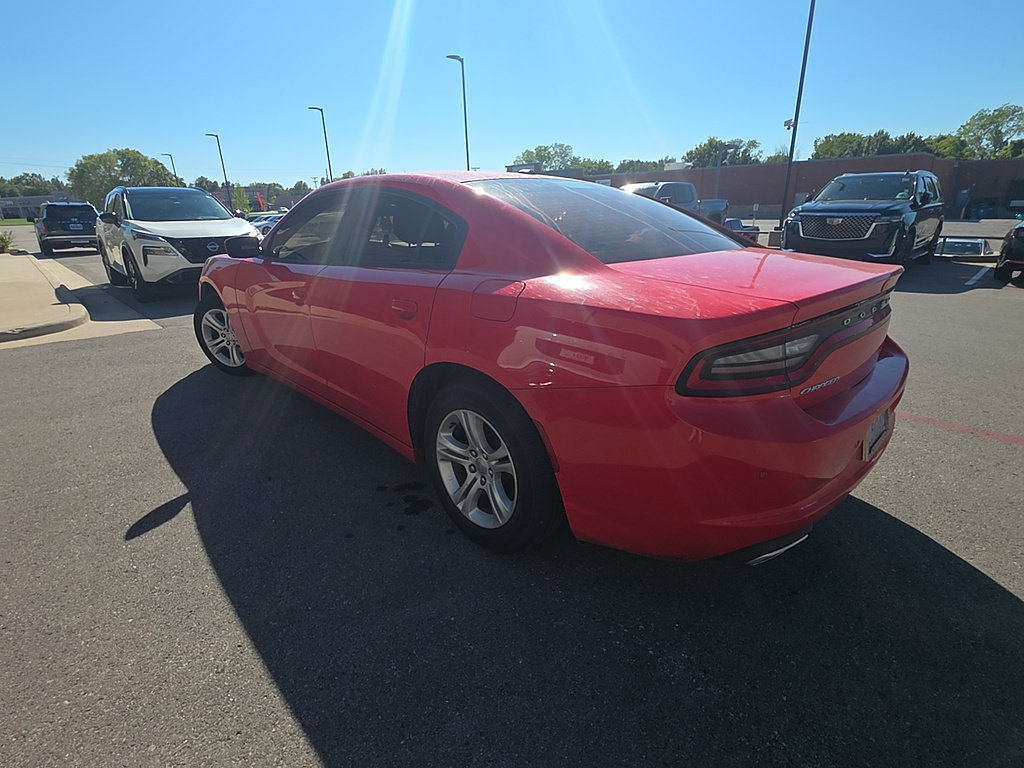 Used 2019 Dodge Charger SXT w/ Leather Interior Group RWD image 7