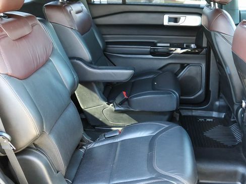 Used 2022 Ford Explorer Platinum w/ Technology Package image 23