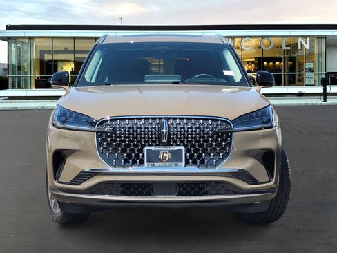 New 2025 Lincoln Aviator AWD w/ Equipment Group 101A image 2