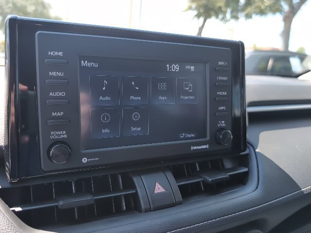 Used 2022 Toyota RAV4 XLE w/ Convenience Package FWD image 14