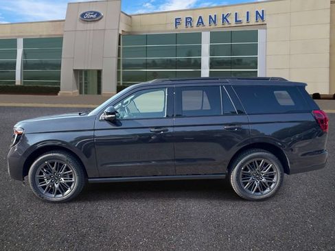 New 2027 Ford Expedition Platinum w/ Stealth Appearance Package AWD/4WD image 4