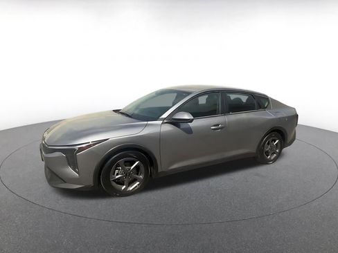 Used 2025 Kia K4 LXS image 7