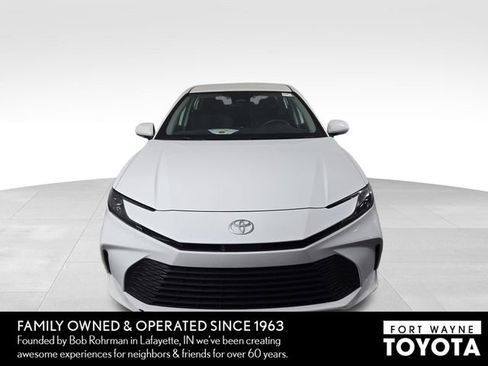Used 2025 Toyota Camry LE FWD image 3