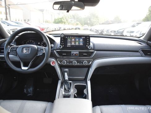 Used 2018 Honda Accord EX image 17