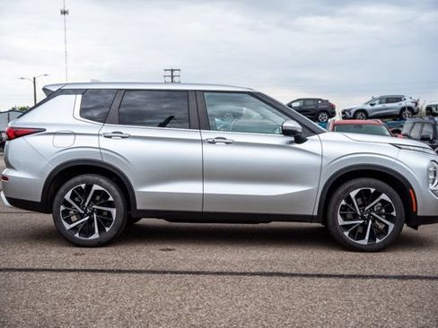 Used 2024 Mitsubishi Outlander SE AWD/4WD image 4