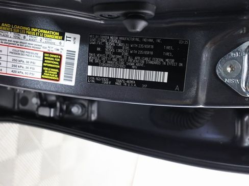 Used 2025 Toyota Highlander LE image 30