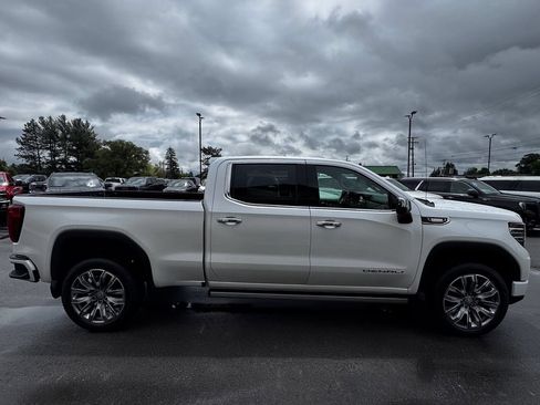 Used 2024 GMC Sierra 1500 Denali w/ Denali Reserve Package AWD/4WD image 7