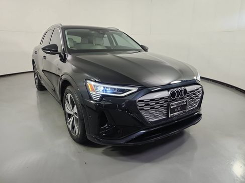 Used 2024 Audi Q8 e-tron Premium Plus AWD/4WD image 3