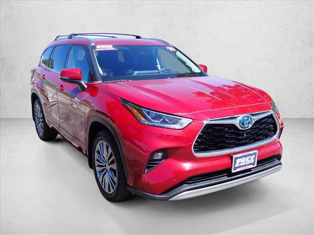 Certified 2021 Toyota Highlander Platinum AWD/4WD image 6