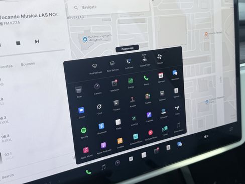 Used 2023 Tesla Model X image 58