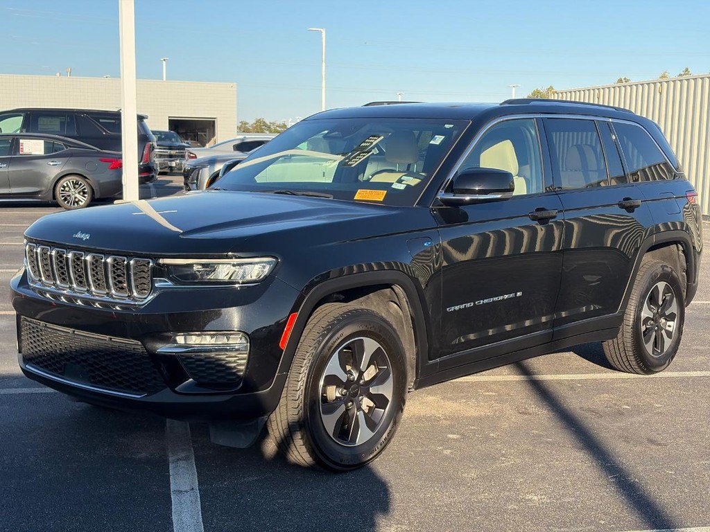 Used 2024 Jeep Grand Cherokee Limited 4xe AWD/4WD image 8