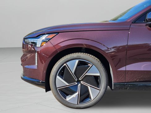 New 2025 Volvo EX90 Ultra image 30