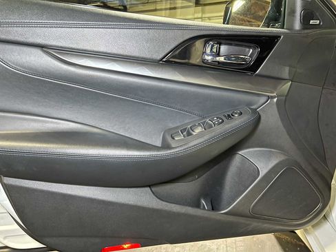 Used 2017 Nissan Maxima SR w/ Midnight Edition image 18