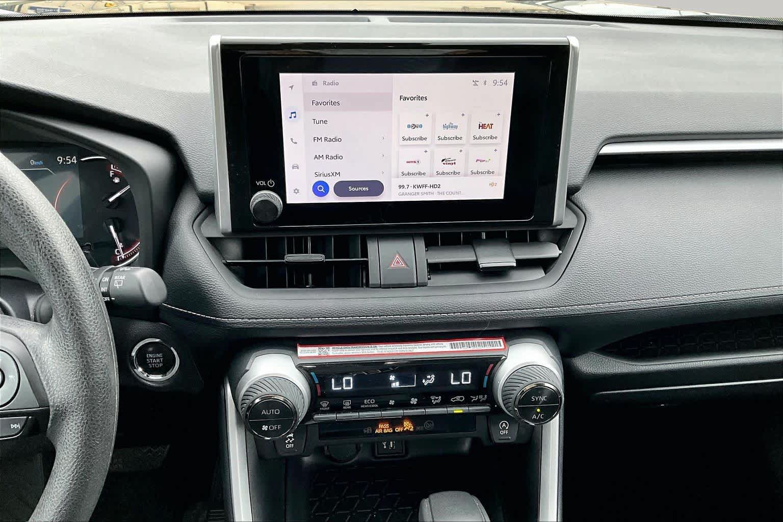Used 2025 Toyota RAV4 XLE AWD/4WD image 7