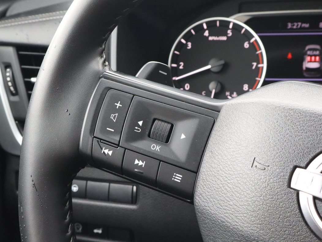 Used 2025 Nissan Rogue SV AWD/4WD image 23