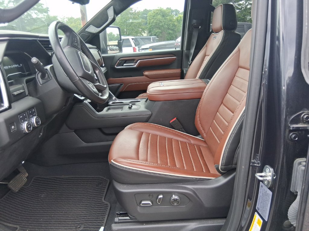 Used 2024 GMC Sierra 2500 Denali Ultimate w/ Max Trailering Package AWD/4WD image 9