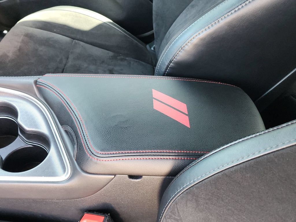 Used 2015 Dodge Challenger R/T Scat Pack w/ Leather Interior Group RWD image 21