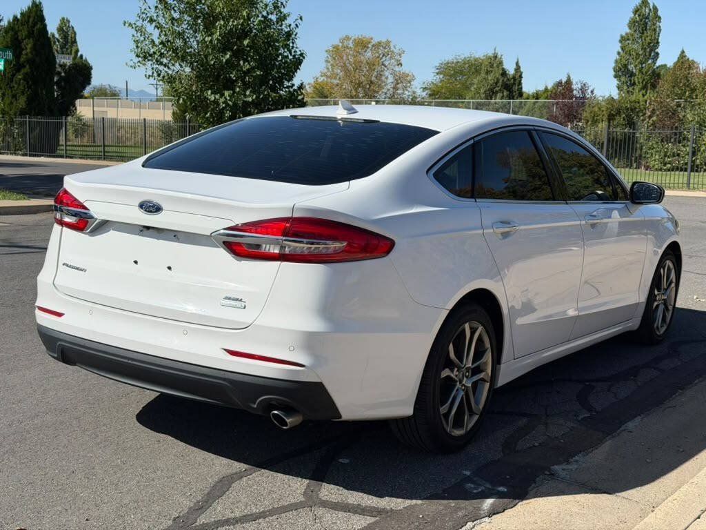 Used 2019 Ford Fusion SEL FWD image 5