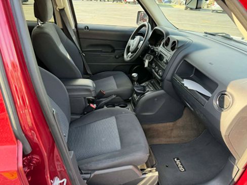 Used 2016 Jeep Patriot Sport AWD/4WD image 10