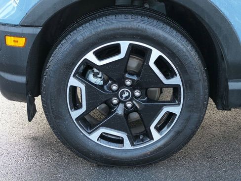 Used 2022 Ford Bronco Sport Outer Banks image 11