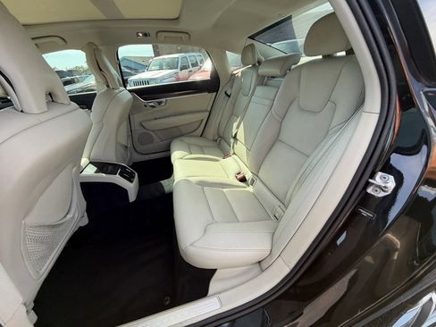 Used 2018 Volvo S90 T5 Momentum w/ Convenience Package FWD image 12