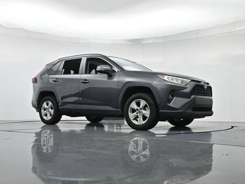 Used 2019 Toyota RAV4 XLE FWD image 34
