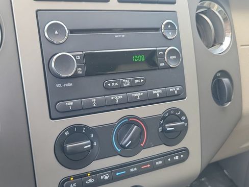 Used 2013 Ford Expedition XLT RWD image 14