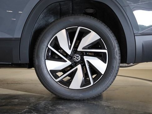 New 2026 Volkswagen Atlas SE image 38