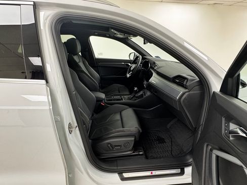 Used 2020 Audi Q3 2.0T Premium Plus w/ Premium Plus Package image 14