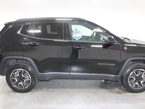 Used 2024 Jeep Compass Trailhawk image 11