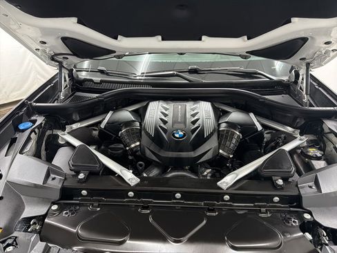 Used 2021 BMW X7 M50i image 35