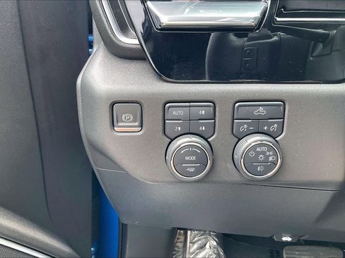 Used 2022 Chevrolet Silverado 1500 LT Trail Boss w/ Protection Package AWD/4WD image 32