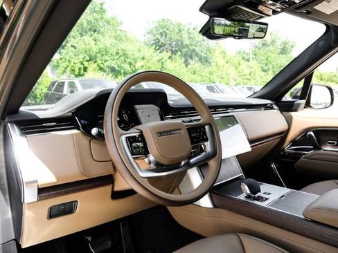 New 2026 Land Rover Range Rover Long Wheelbase SE AWD/4WD image 3
