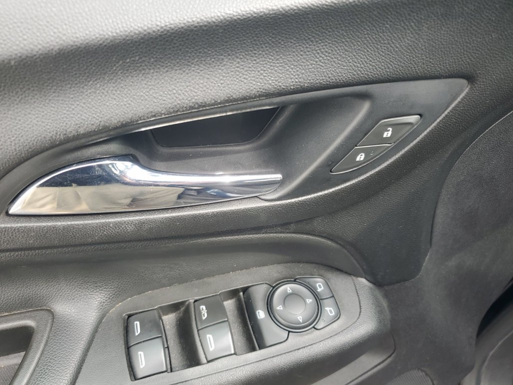 Used 2021 Chevrolet Equinox LT FWD image 13