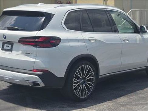 Used 2024 BMW X5 xDrive40i w/ Premium Package AWD/4WD image 7