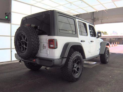 Used 2025 Jeep Wrangler Unlimited Sport AWD/4WD image 6