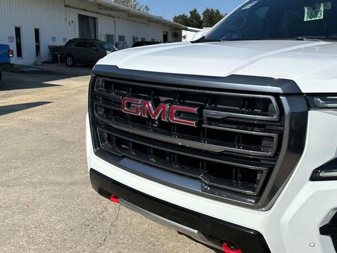 Used 2021 GMC Yukon AT4 w/ AT4 Premium Plus Package image 3