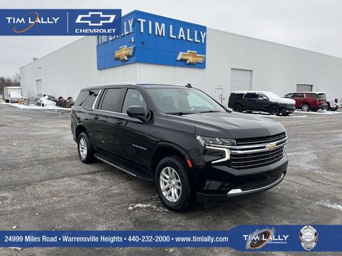 Used 2024 Chevrolet Suburban LT image 1