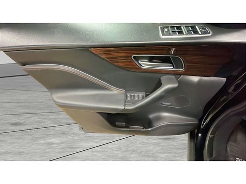 Used 2017 Jaguar F-PACE Prestige image 10