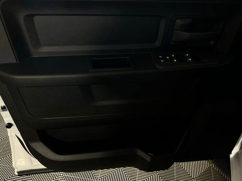 Used 2025 RAM 2500 Tradesman w/ Chrome Appearance Group image 24