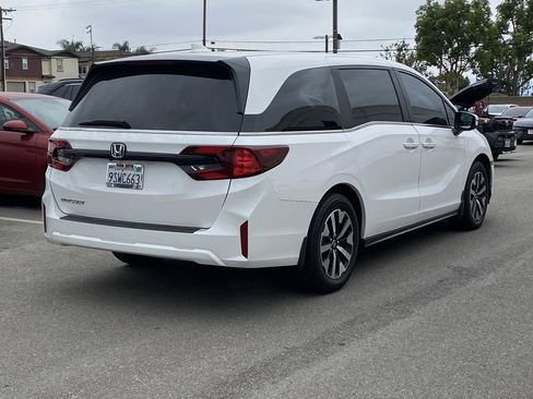 Used 2025 Honda Odyssey EX-L image 4